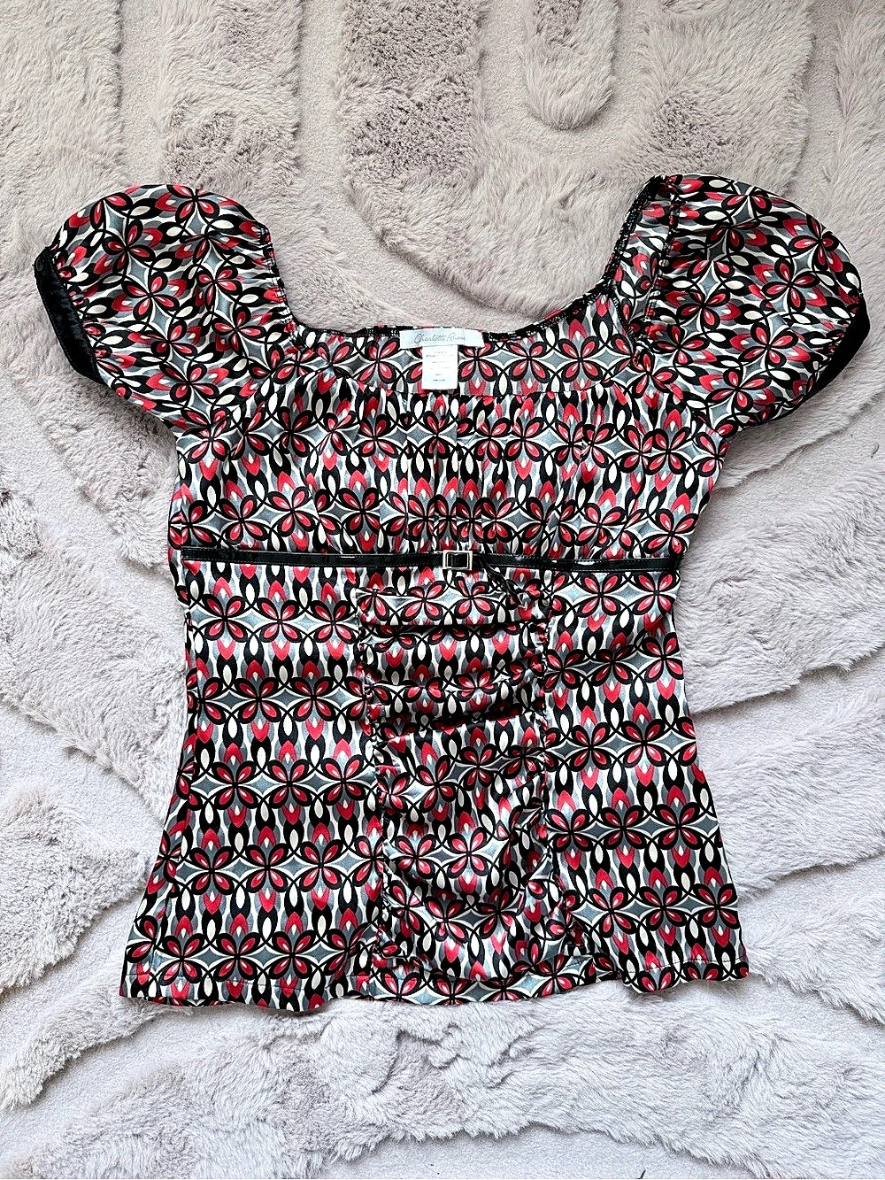 Charlotte Russe Geometric top in Black & Red Size small